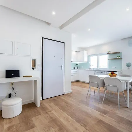 Centre Ocean View Apartment *